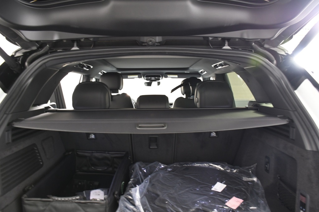 2025 Land Rover Range Rover Sport SE photo 22