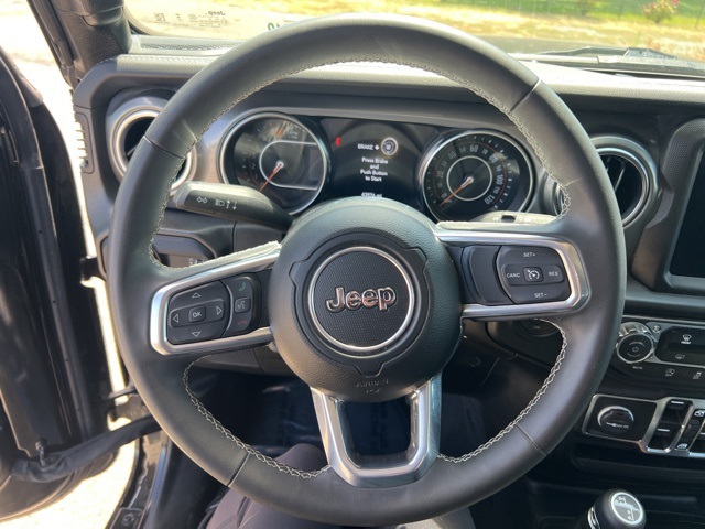 2023 Jeep Wrangler Sahara photo 12