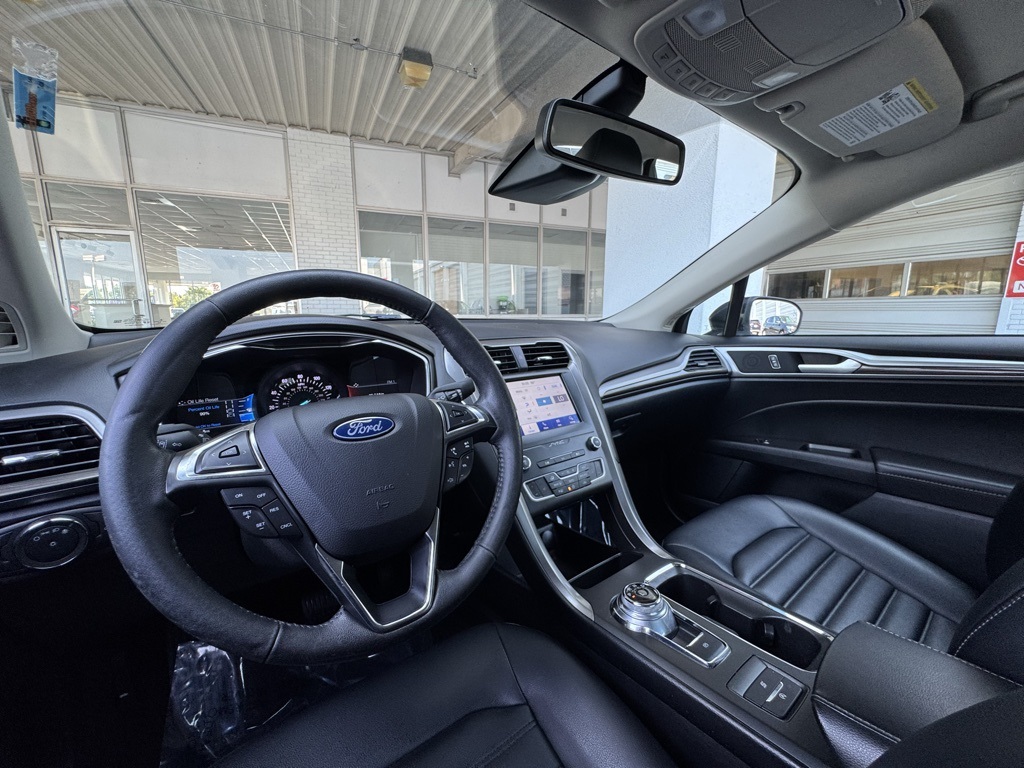 2020 Ford Fusion SEL photo 11
