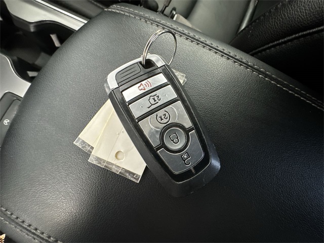 2024 Ford Edge Titanium photo 18