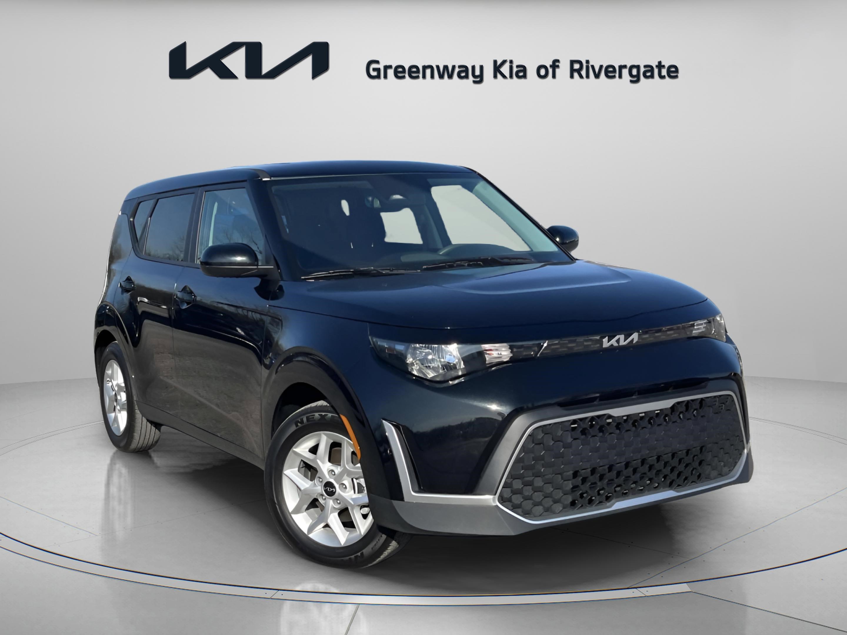 2025 Kia Soul LX's photo