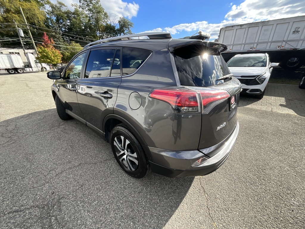 2018 Toyota RAV4 LE photo 2