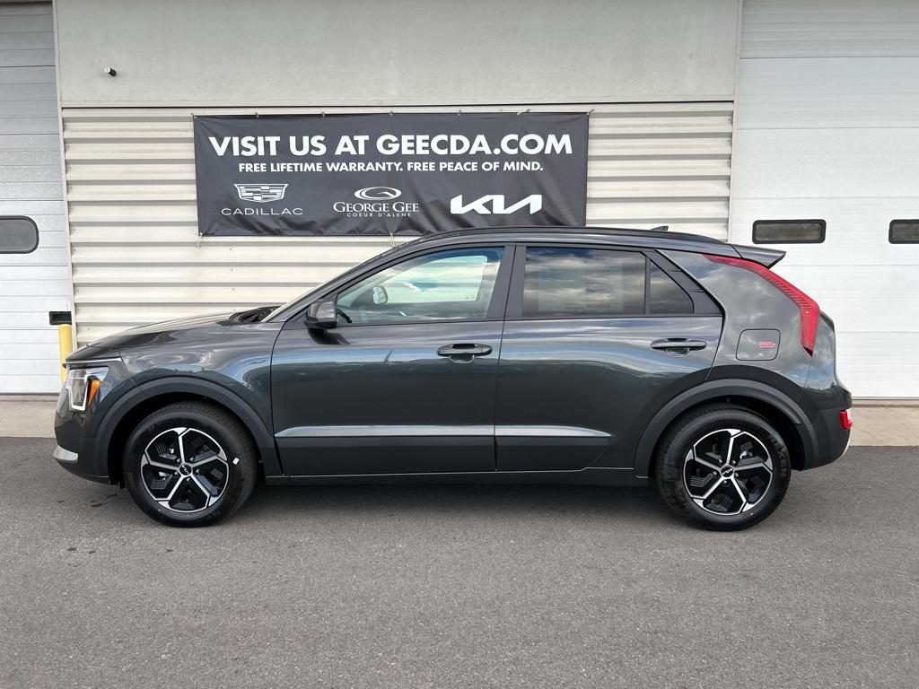 2025 Kia Niro LX photo 8