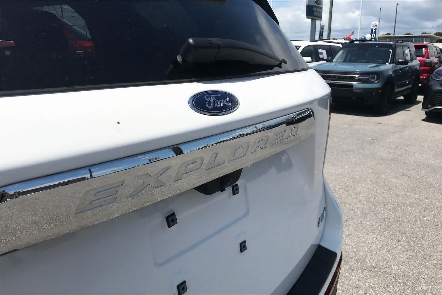 2022 Ford Explorer XLT photo 5