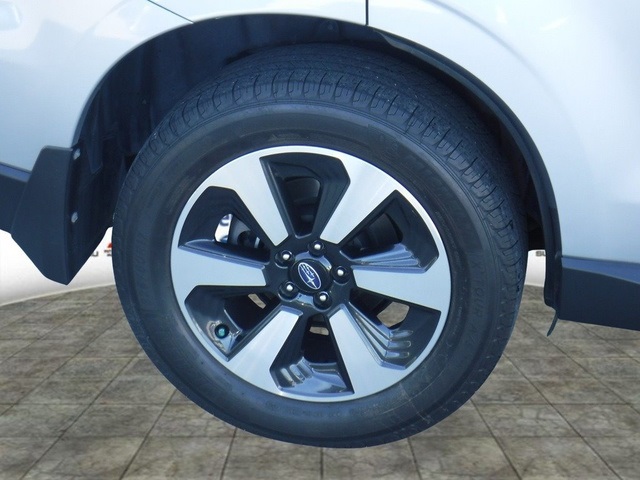 2018 Subaru Forester 2.5i Premium photo 4