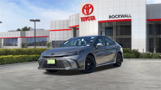 2026 Toyota Camry SE's photo