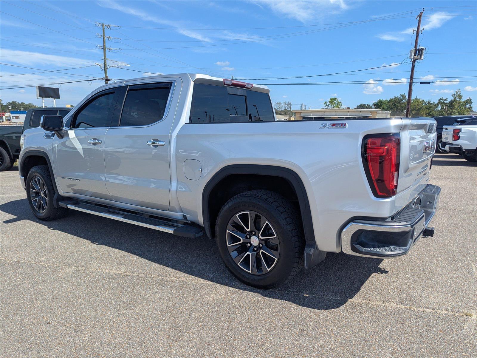 2021 Gmc Sierra 1500 SLT photo 3