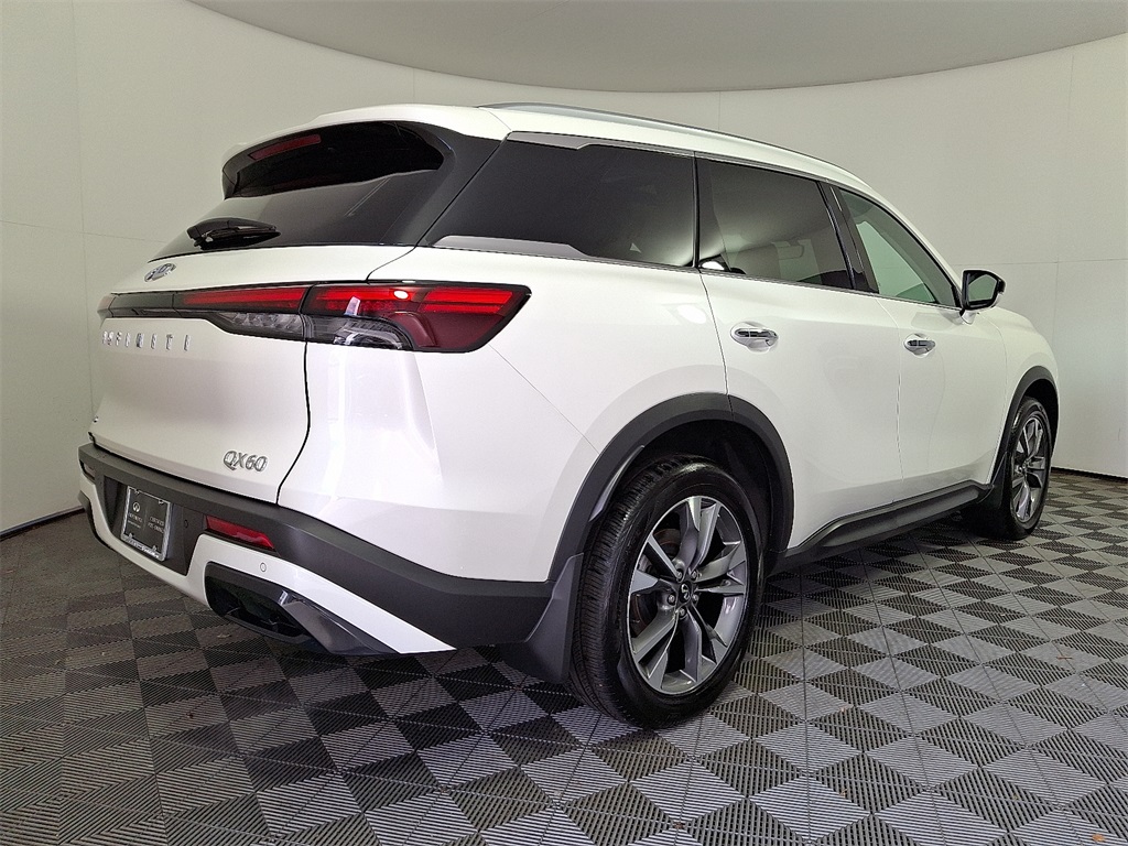 2025 Infiniti QX60 Luxe photo 4