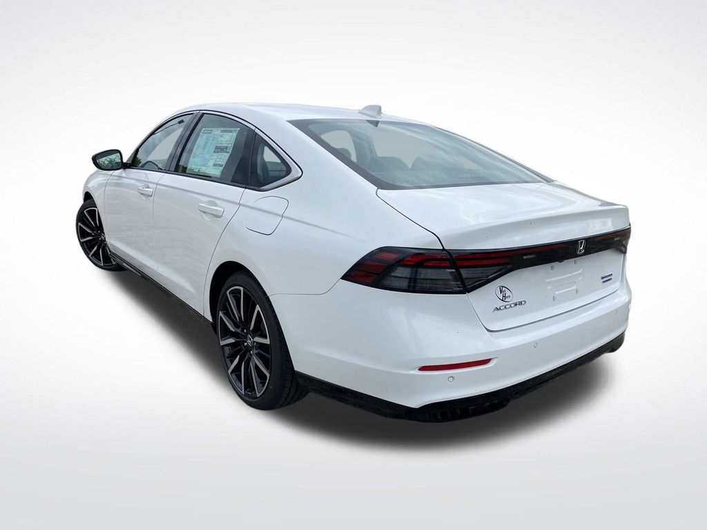 2025 Honda Accord Hybrid Touring photo 3