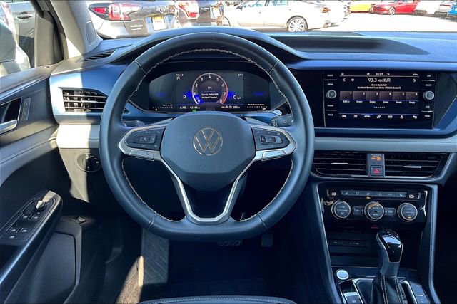2024 Volkswagen Taos SE photo 4