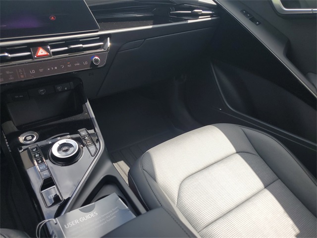2025 Kia Niro Plug-In Hybrid SX photo 15