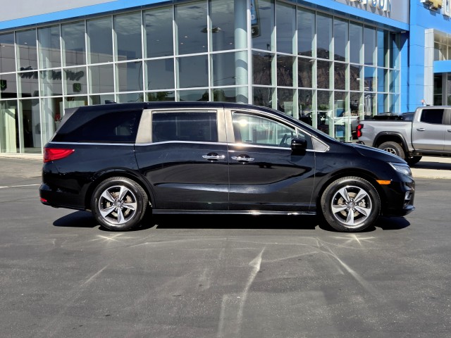 2019 Honda Odyssey Touring photo 2