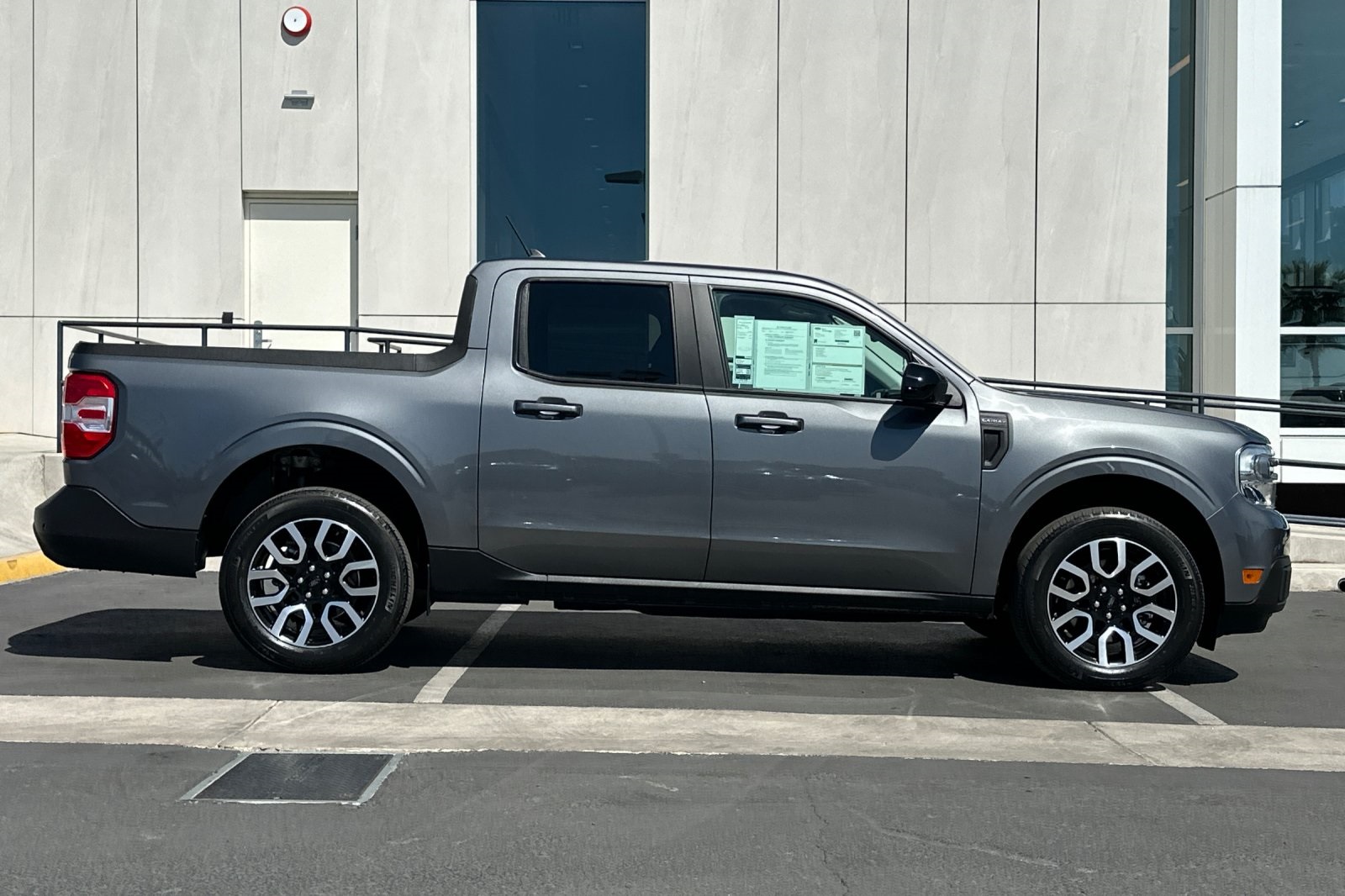 2024 Ford Maverick Lariat photo 2