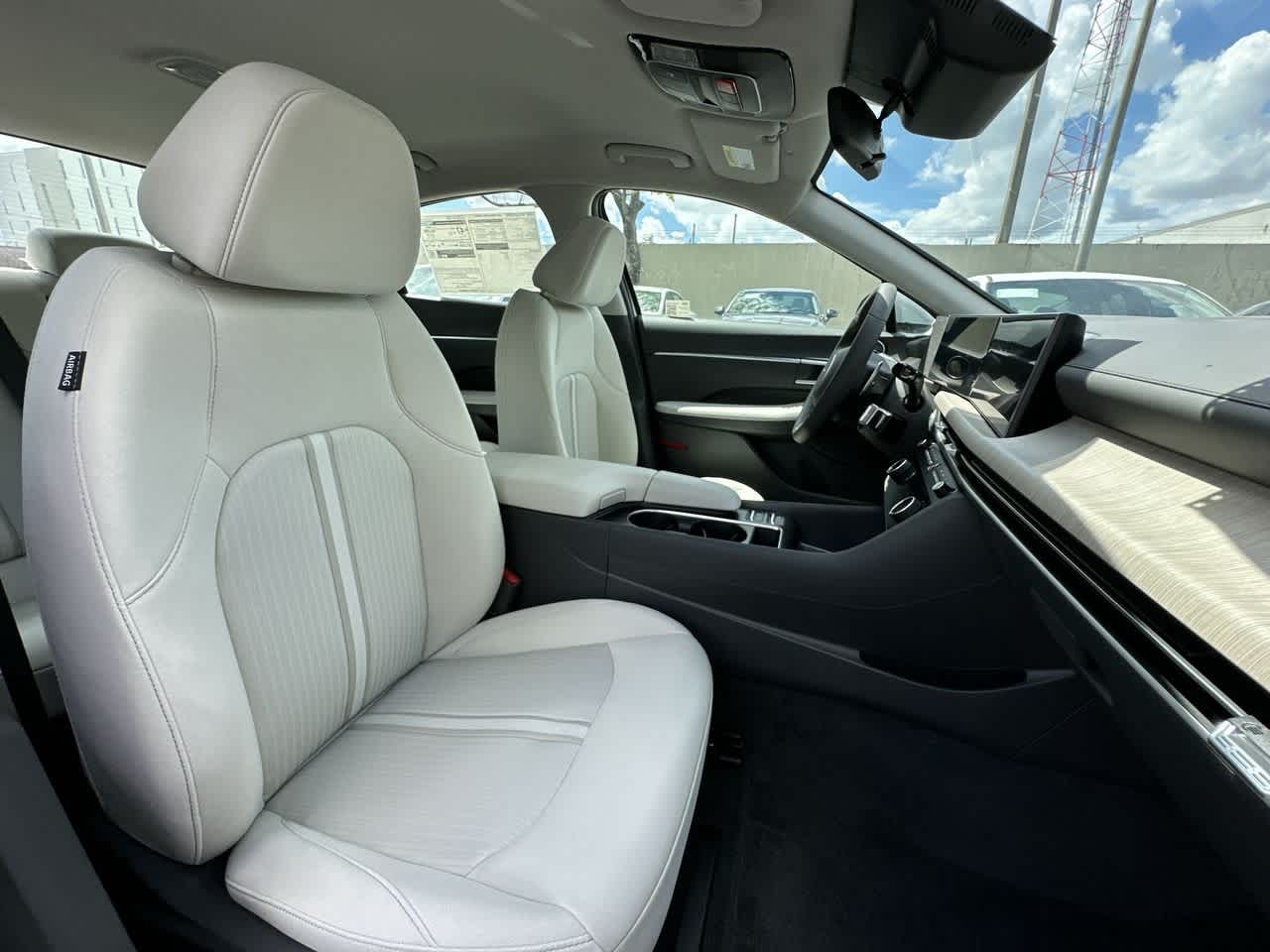 2025 Hyundai Sonata Hybrid SEL photo 23
