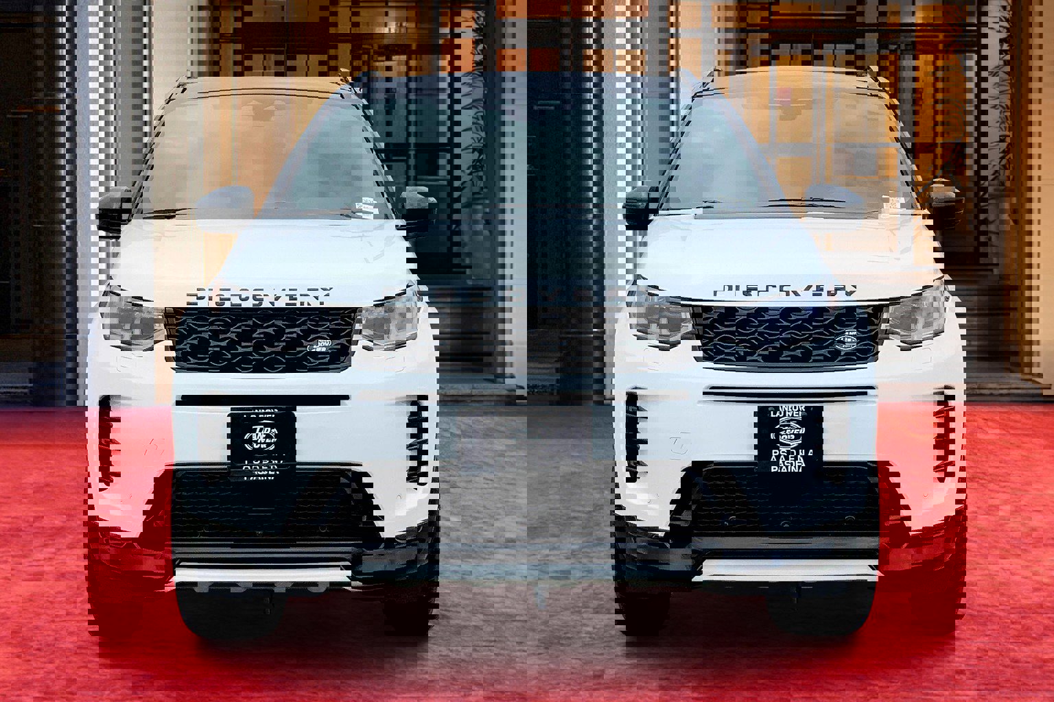 2025 Land Rover Discovery Sport Dynamic SE photo 2