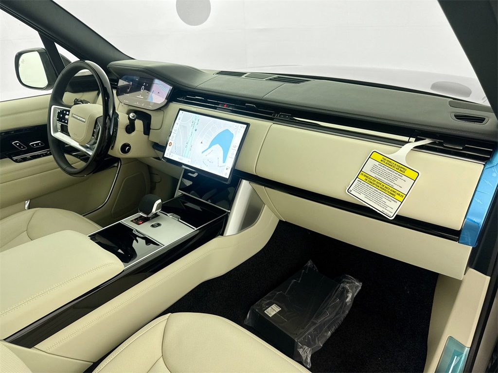 2025 Land Rover Range Rover SE photo 26