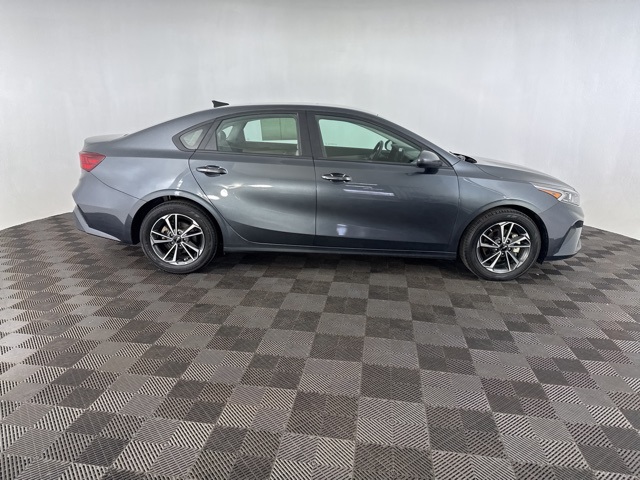 2022 Kia Forte LXS photo 4