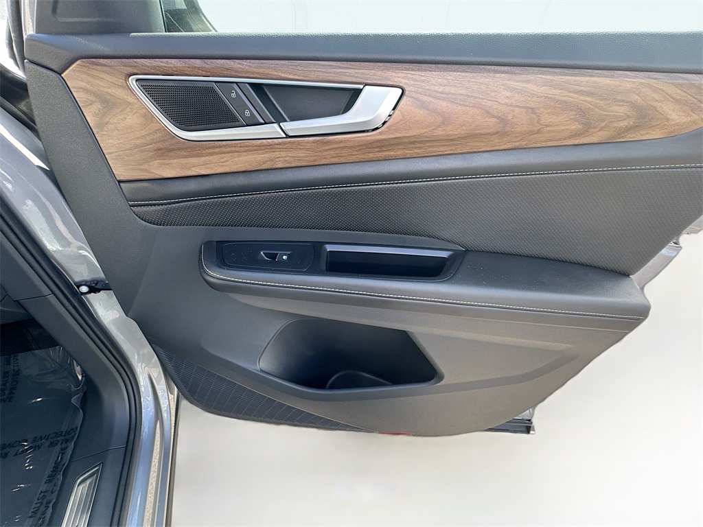 2024 Volkswagen Atlas SE Technology photo 31
