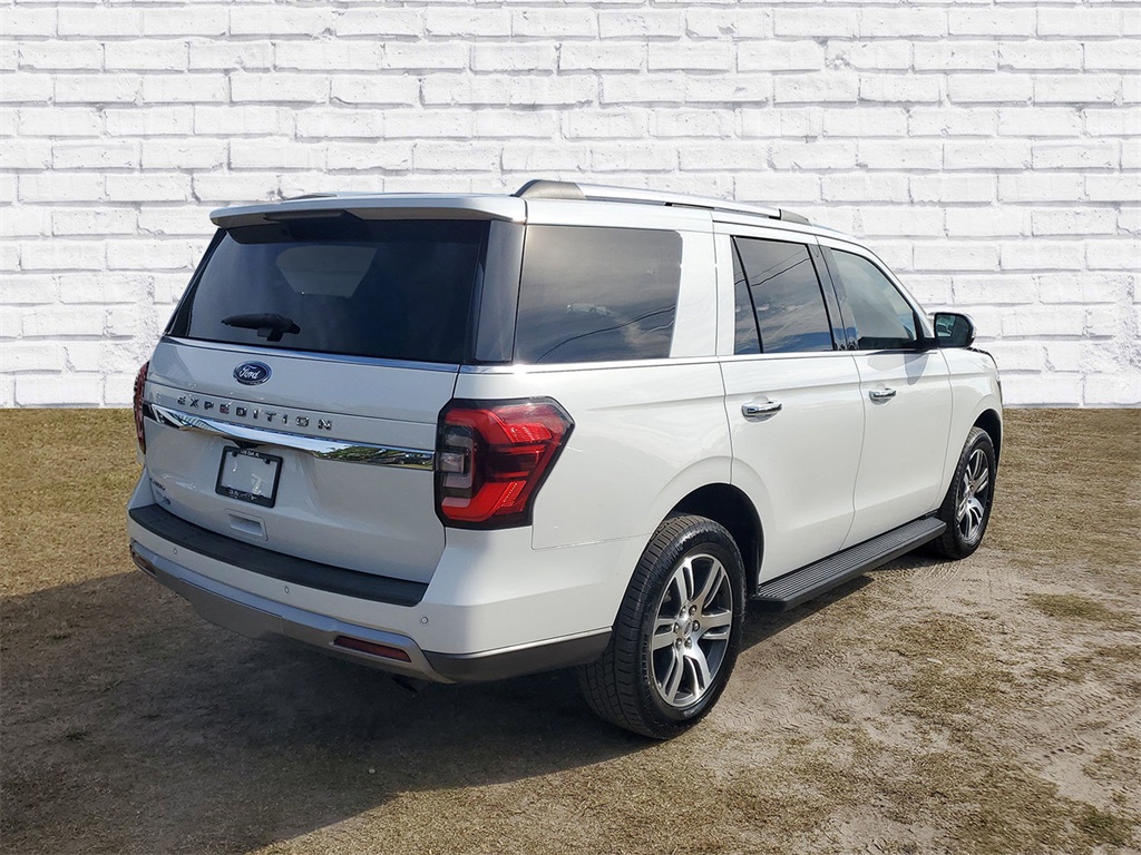 2024 Ford Expedition Limited photo 2