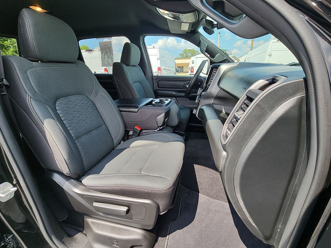 2025 Ram 1500 Tradesman photo 23