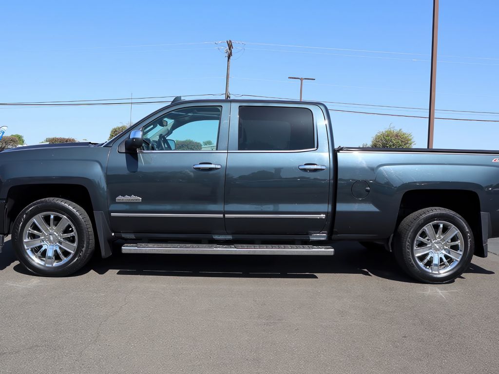 2017 Chevrolet Silverado 1500 High Country photo 4