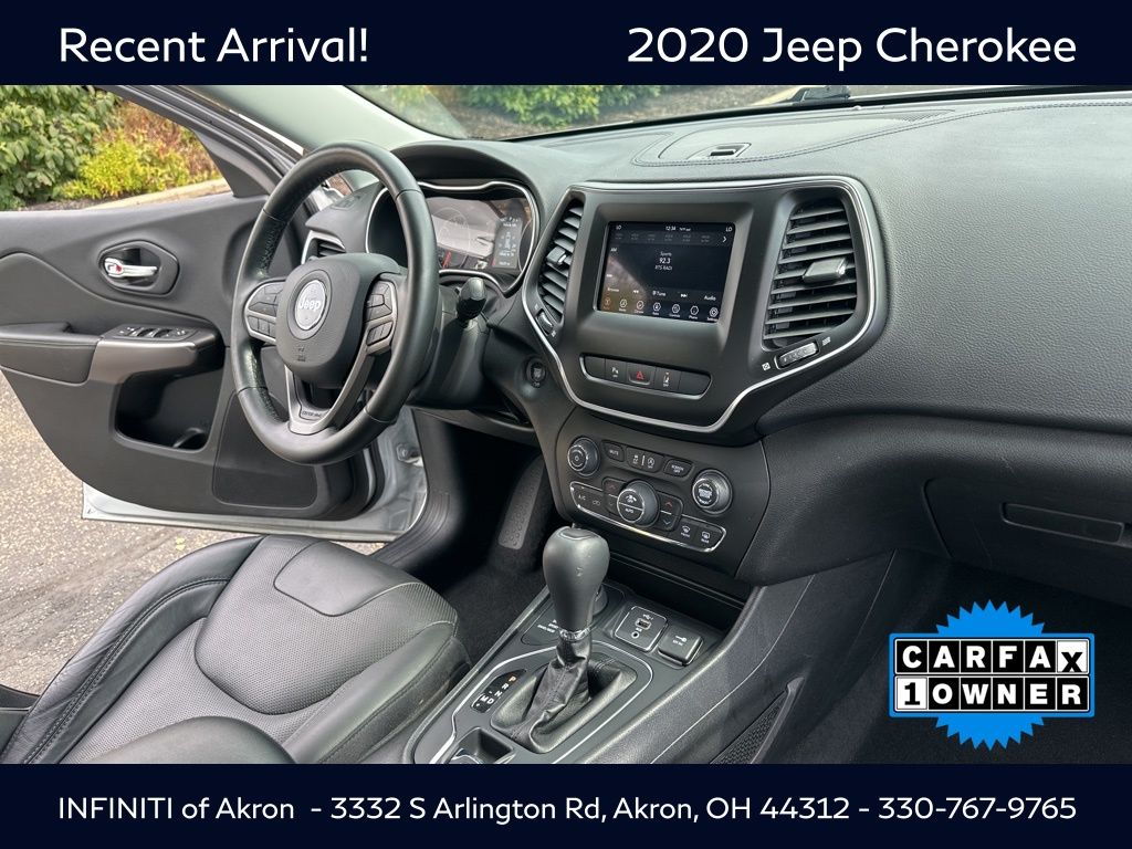 2020 Jeep Cherokee Latitude photo 25