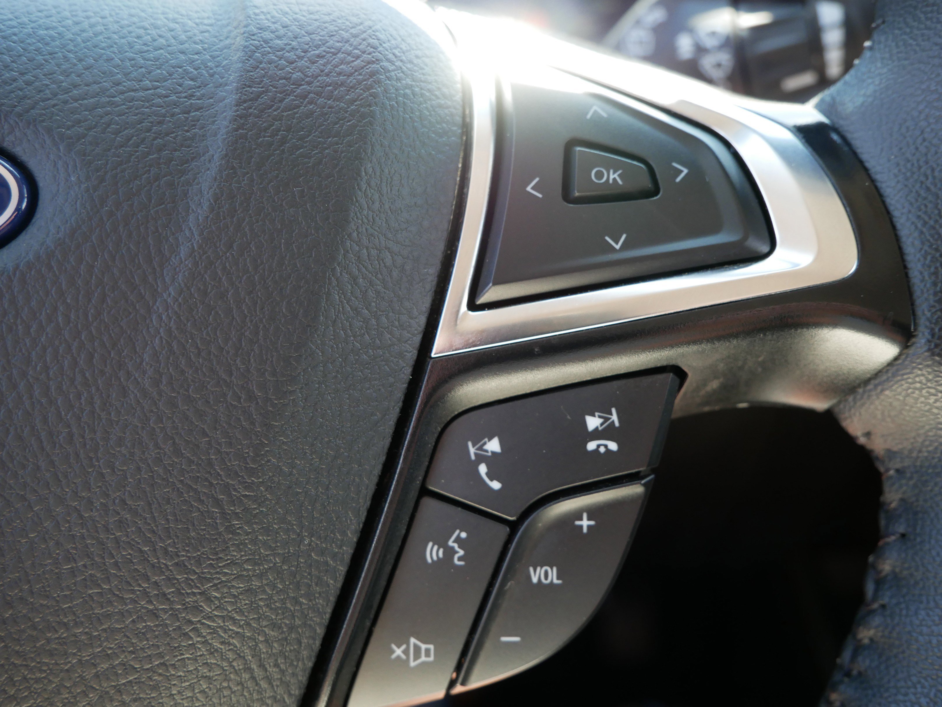 2024 Ford Edge SEL photo 26