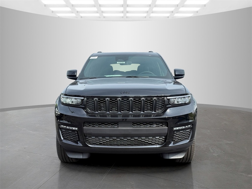 2025 Jeep Grand Cherokee Limited photo 2