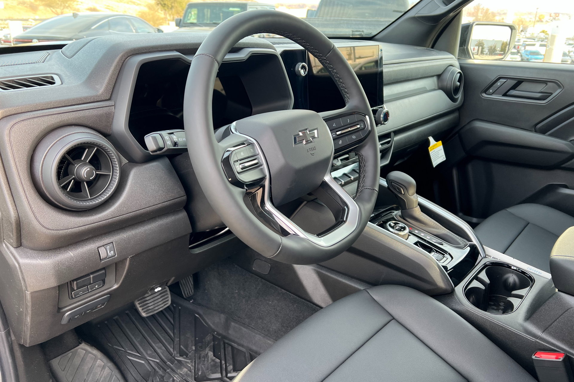 2025 Chevrolet Colorado Trail Boss photo 15