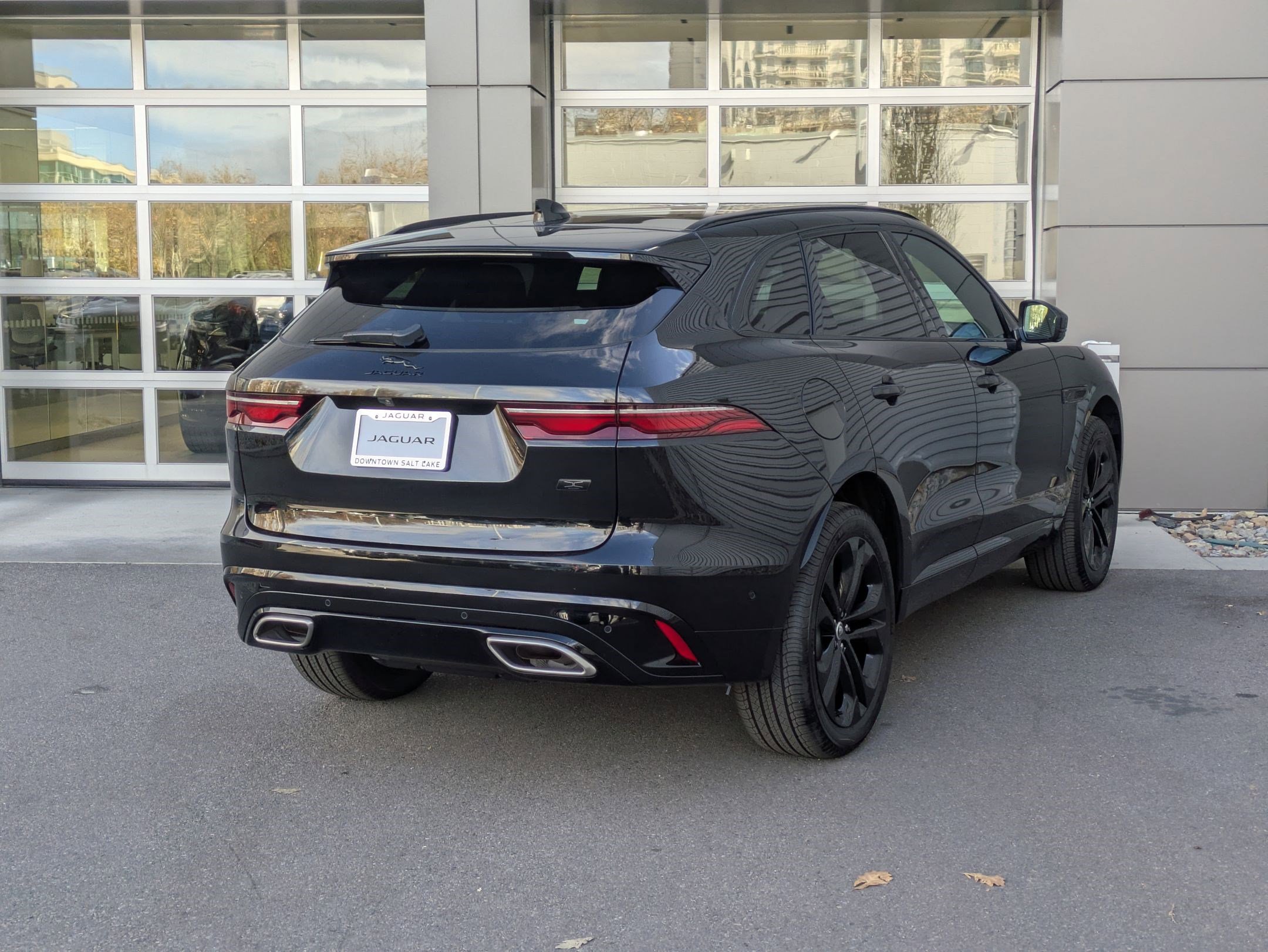 2026 Jaguar F-PACE P400 R-Dynamic S photo 4