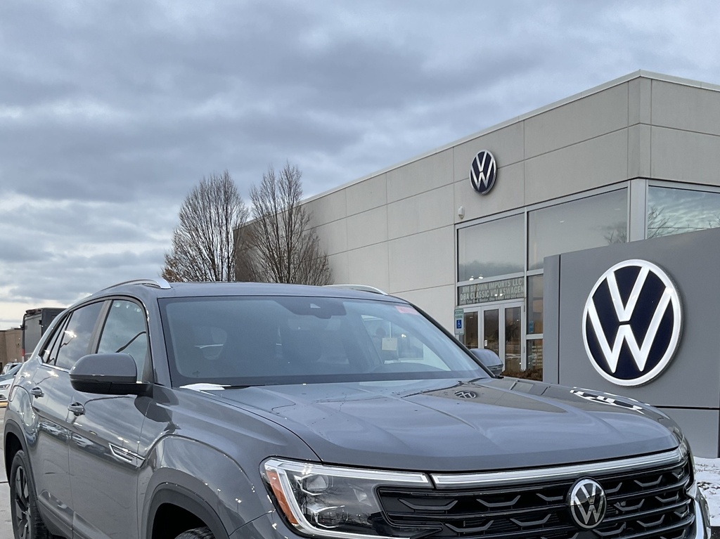 2026 Volkswagen Atlas Cross Sport SE w/Tech's photo