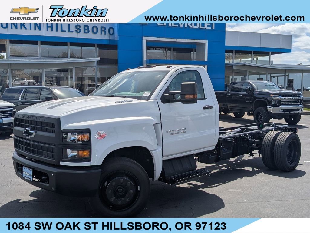 2024 Chevrolet Silverado 4500 Medium Duty Chassis Cab Work Truck's photo