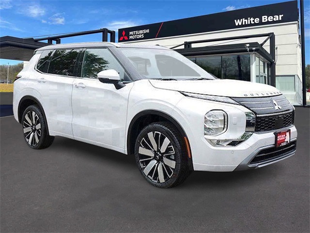 2025 Mitsubishi Outlander SEL's photo