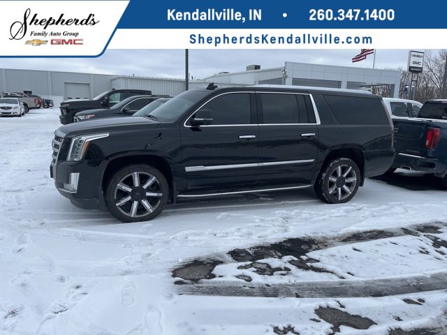 2019 Cadillac Escalade ESV Luxury's photo