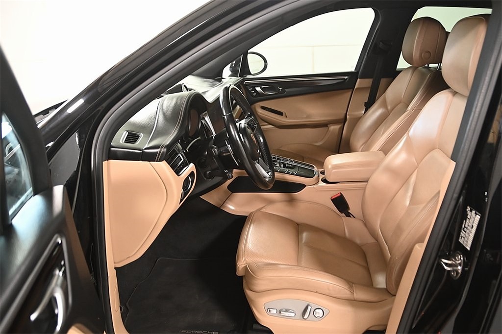 2019 Porsche Macan Base photo 9