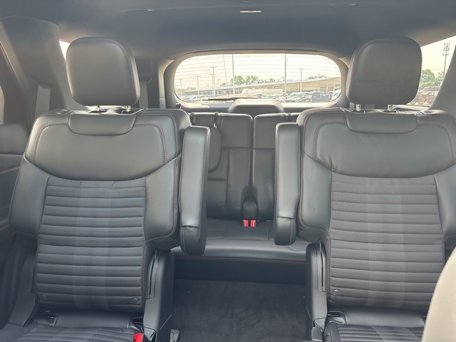 2025 Ford Explorer ST-Line photo 29