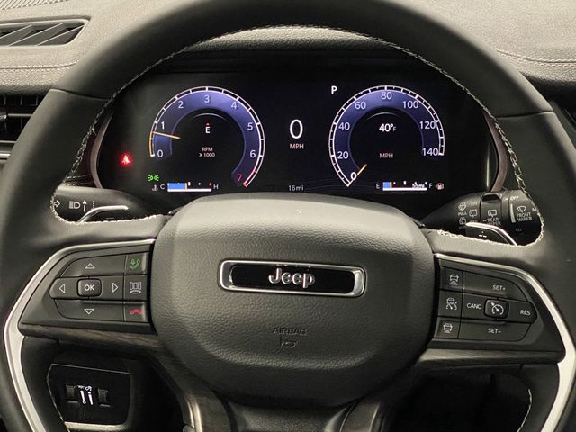 2025 Jeep Grand Cherokee Limited photo 17