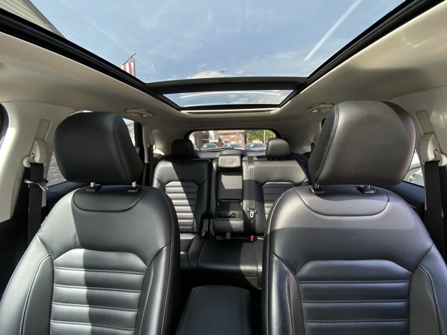 2022 Ford Edge SEL photo 15
