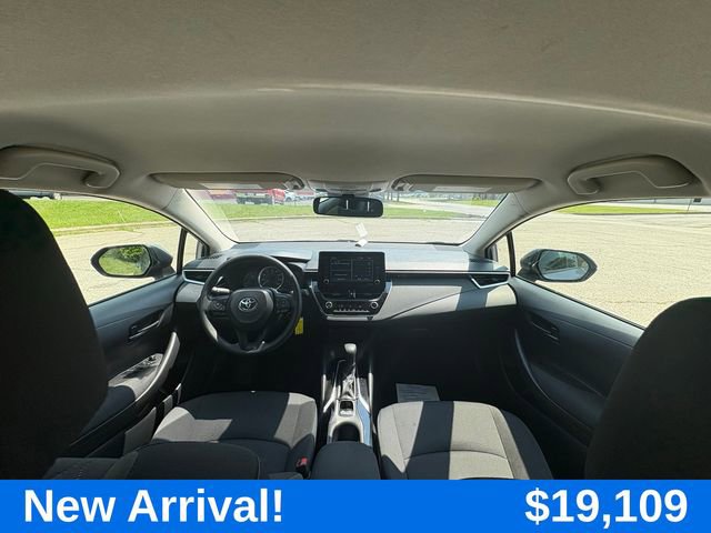 2022 Toyota Corolla LE photo 3