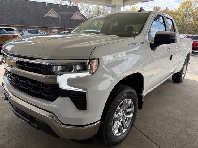 2026 Chevrolet Silverado 1500 LT's photo