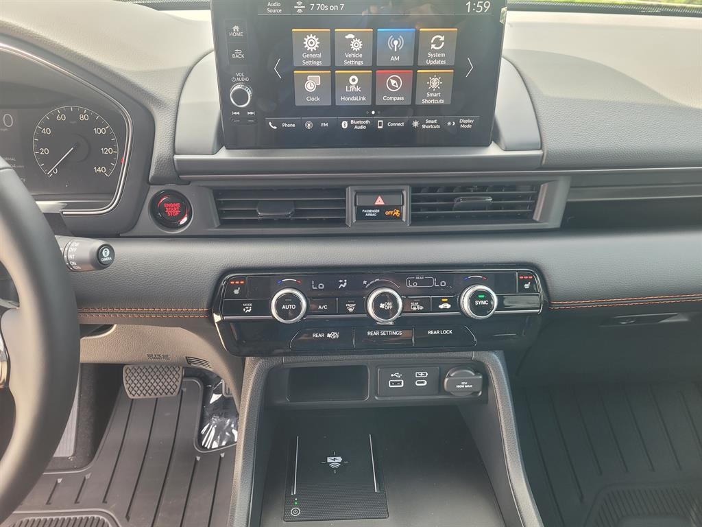 2025 Honda Pilot TrailSport photo 11