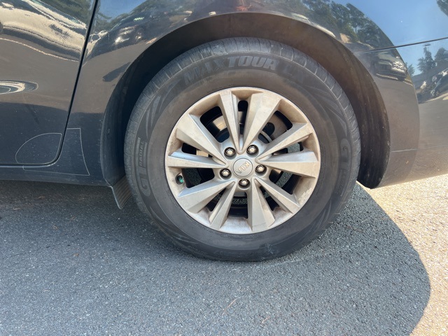 2016 Kia Sedona LX photo 9