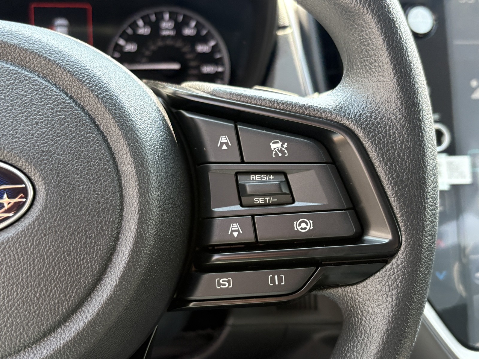 New 2025 CRYSTAL WHITE PEARL Subaru Premium image 40