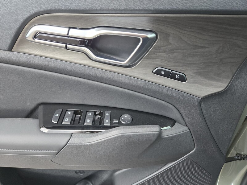 2025 Kia Sportage Plug-In Hybrid X-Line Prestige photo 9