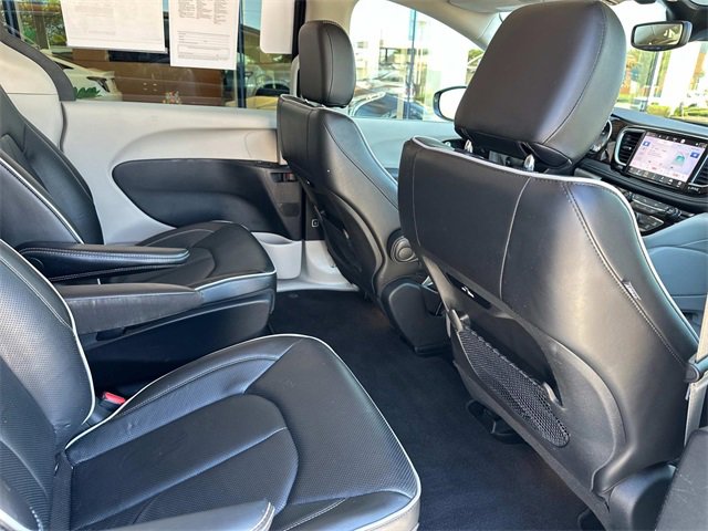 2022 Chrysler Pacifica Hybrid Limited photo 48