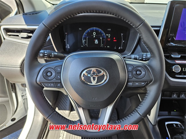 2025 Toyota Corolla Cross XLE photo 13