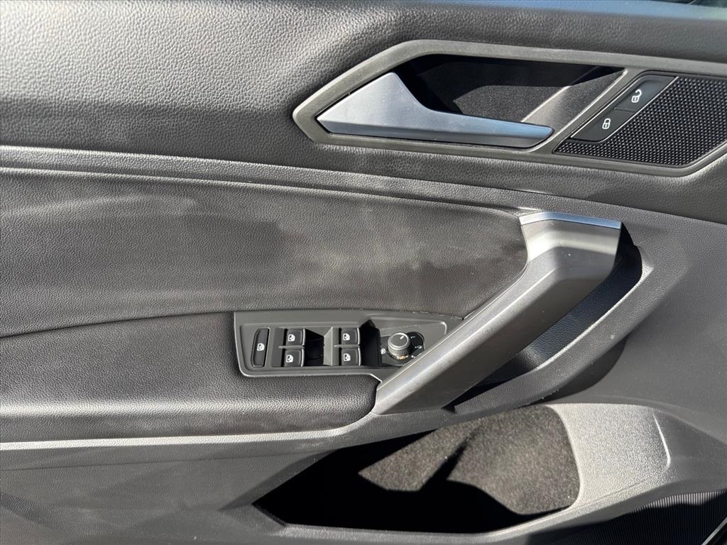 2021 Volkswagen Tiguan SE photo 19
