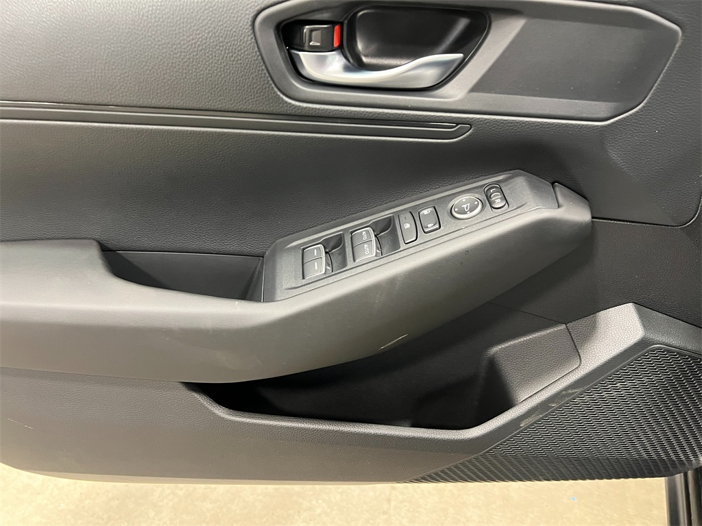 2025 Honda Accord LX photo 13
