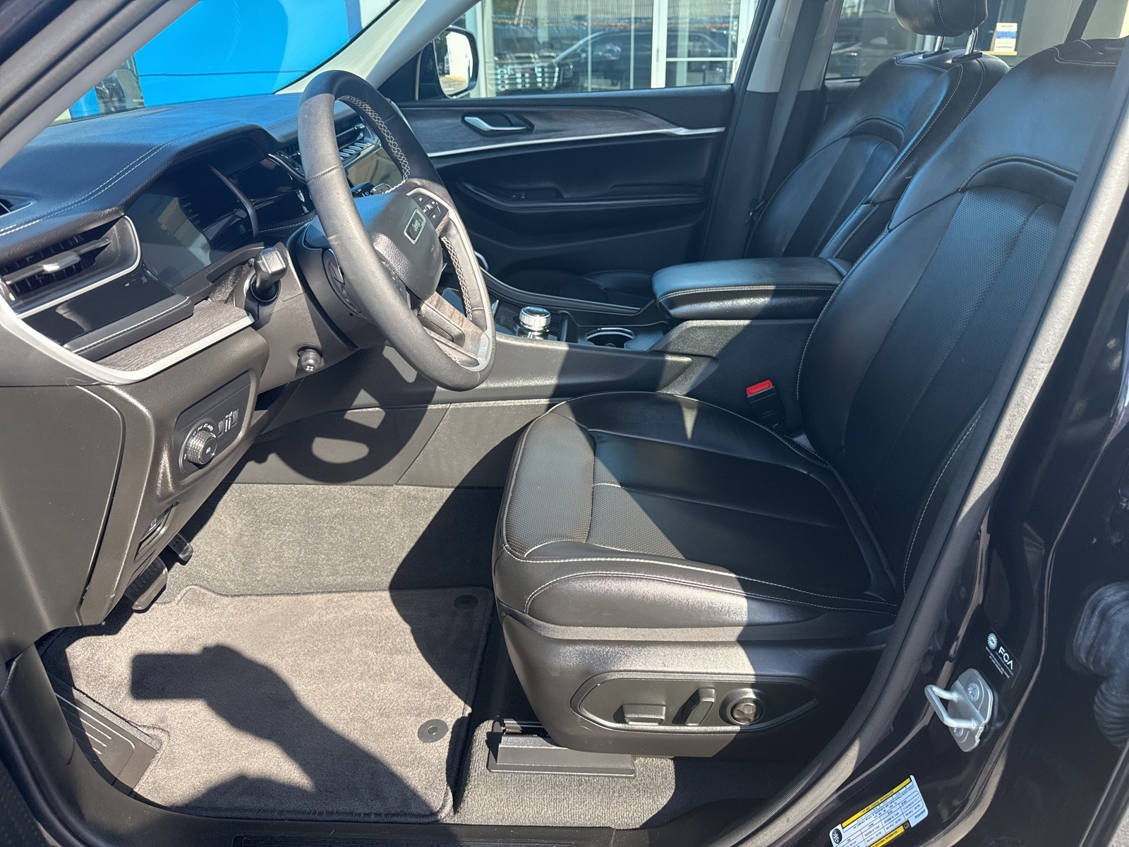 2023 Jeep Grand Cherokee Limited photo 12