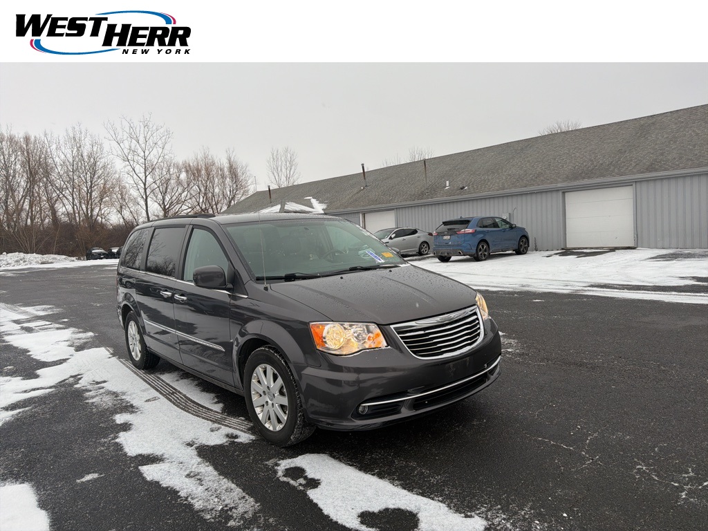 2016 Chrysler Town & Country Touring